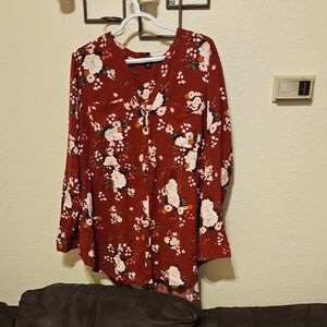 Torrid Floral Button-Up Blouse in Deep Red High And Low
